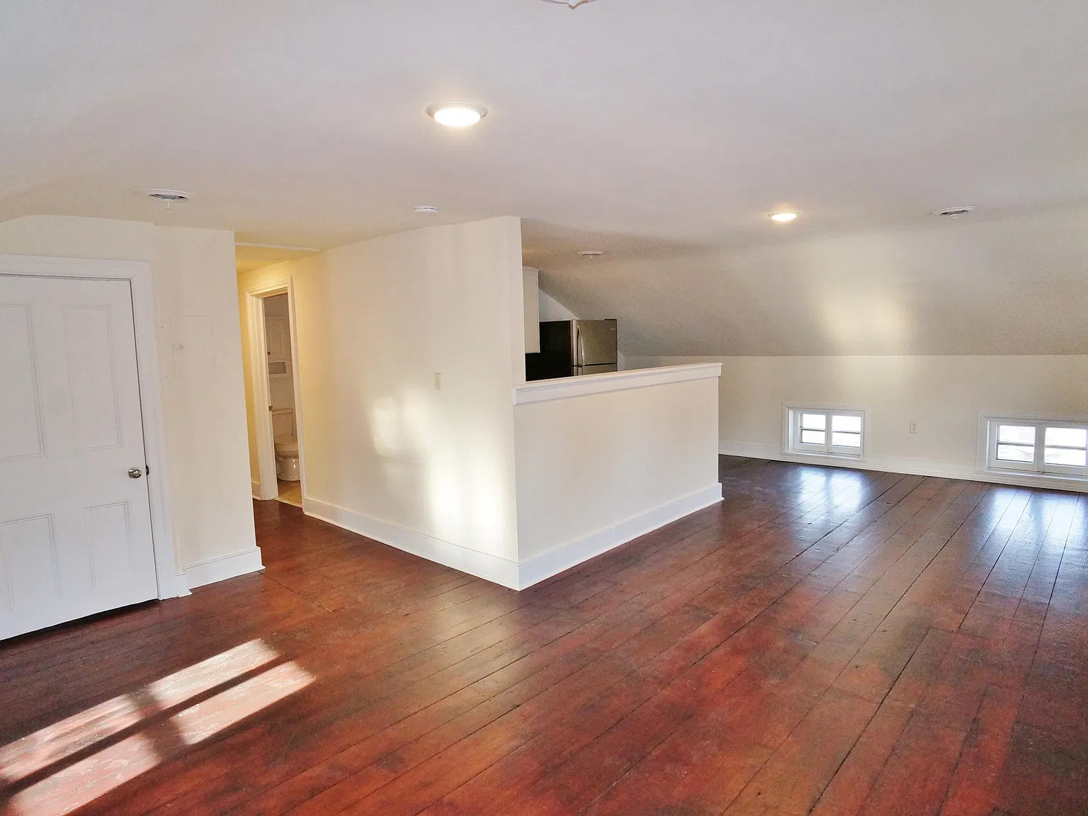 2 bed, 1100 sqft, $1,325 — Photo 3