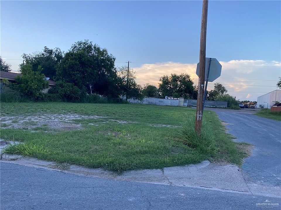 2nd image of 2500 Yuma Ave