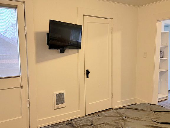 5th image of 5503 S Corbett Ave #A