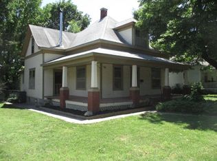 611 E 5th St, Newton, KS 67114