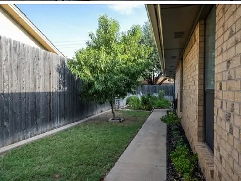 4702 Cindy Pl — Photo 23