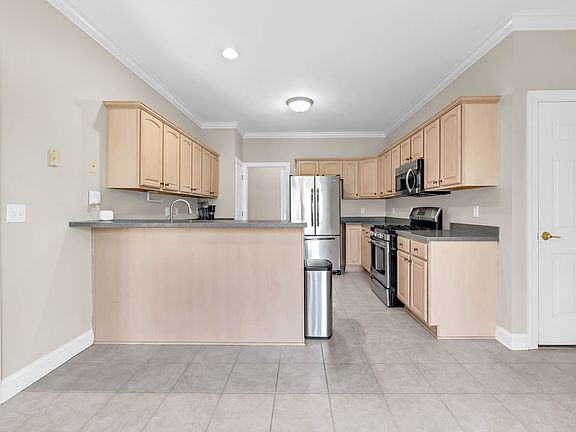 3rd image of 4276 N Woodstock Dr