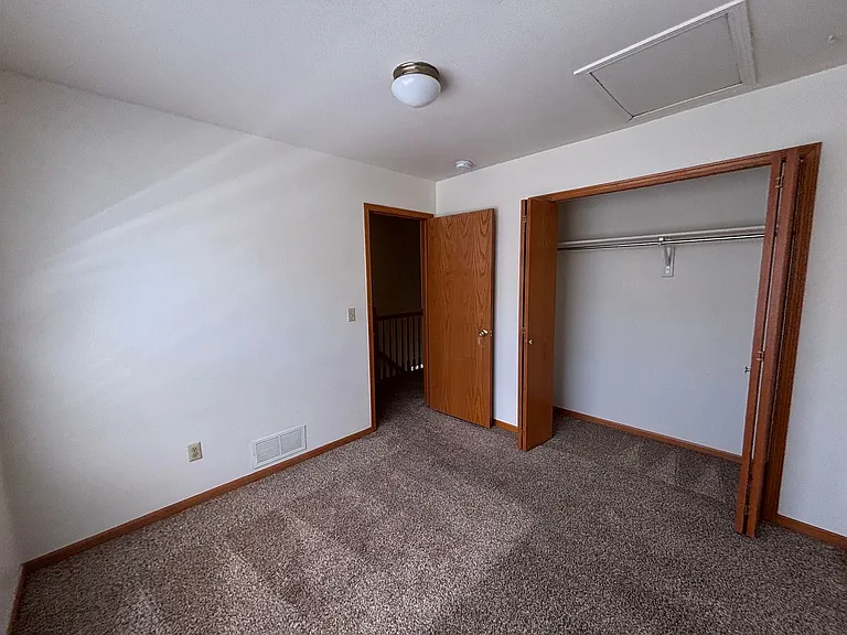 3425 Red Mountain Dr — Photo 17