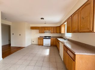 324 Clinton Ave FLOOR 2, Newark, NJ 07108