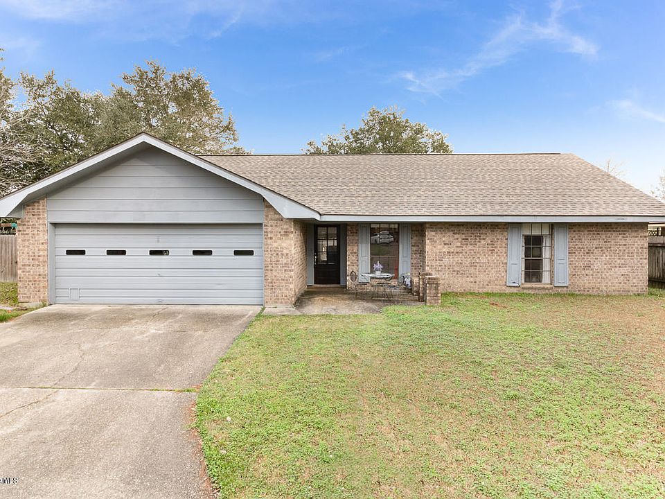 1st image of 203 Mulberry Dr