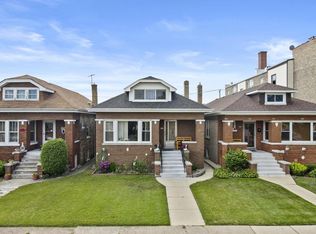 5153 W Wolfram St, Chicago, IL 60641