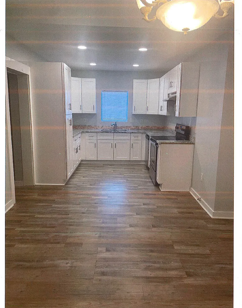 220 Sunset Avenue — Photo 2