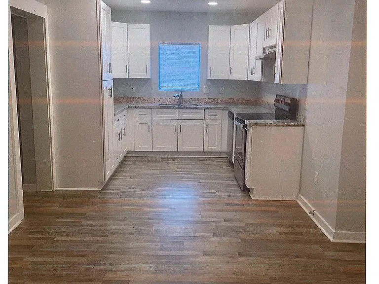 220 Sunset Ave — Photo 2