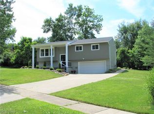 2080 Hermitage Dr, Twinsburg, OH 44087
