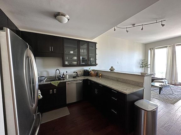3rd image of 645 N Kingsbury St APT 2603