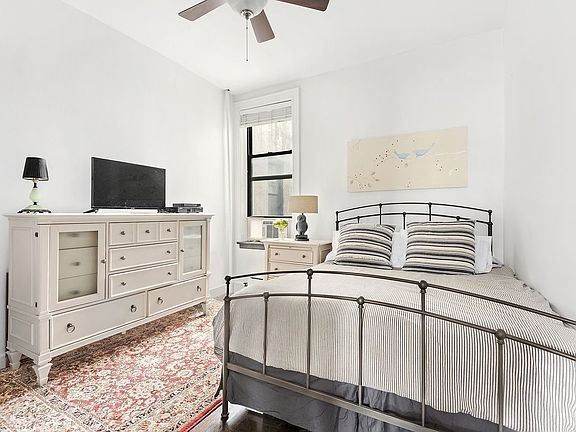 3rd image of 491 Park Pl APT 3F