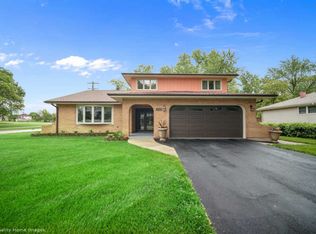 20301 Arcadian Dr, Olympia Fields, IL 60461