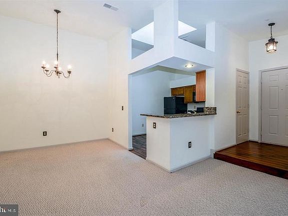 4th image of 6111 Wigmore Ln