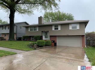 7420 Glenview Dr, Lincoln, NE 68505