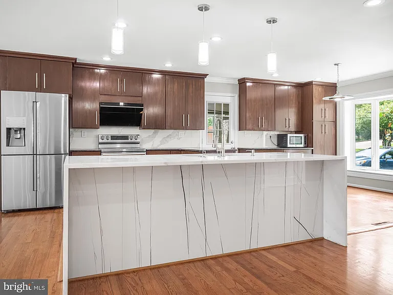 14204 Woodcrest Dr — Photo 9