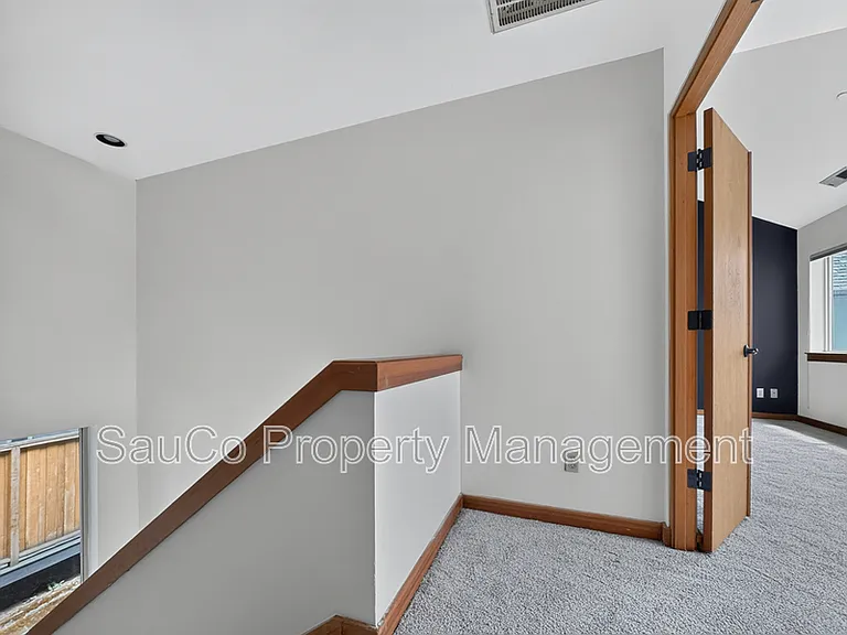 5049 SW View Point Ter #B — Photo 24