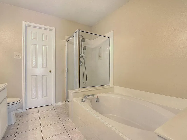 7 Newberry Trail Ct — Photo 26