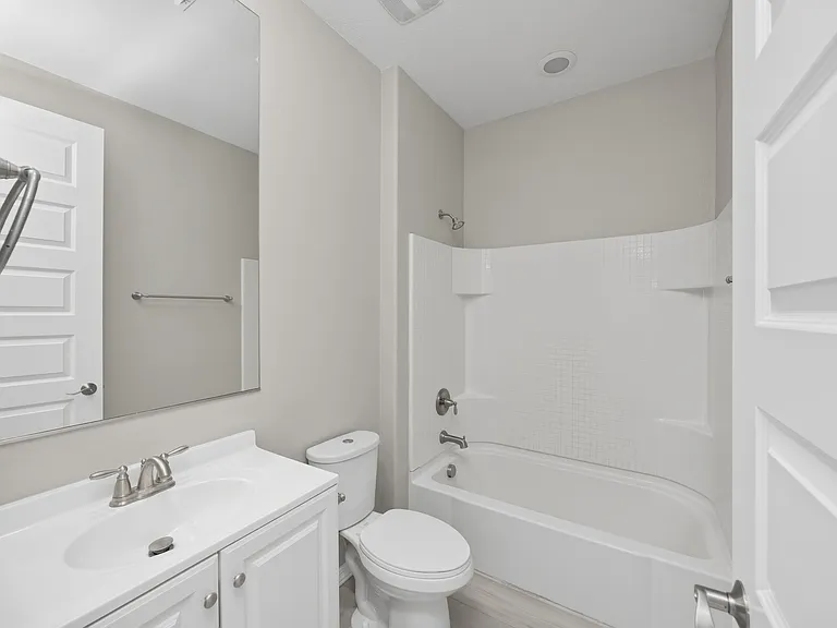 1039 E Boston St — Photo 21