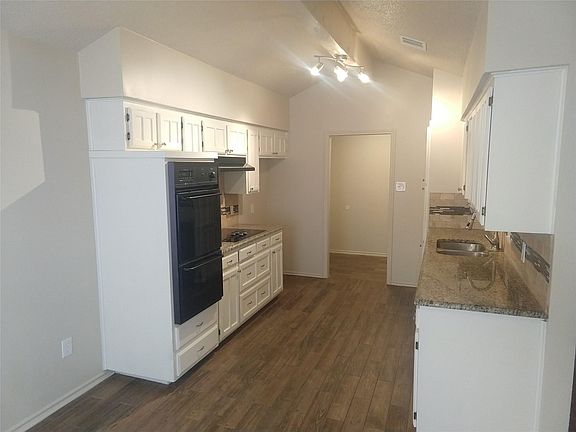 3rd image of 3819 Wrentham Dr
