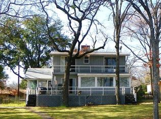 107 Crestwood Cir, Mabank, TX 75156