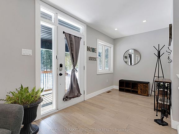 5th image of 628 Sugar Bush Rd