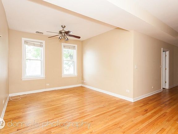 3rd image of 837 N Marshfield Ave #1E
