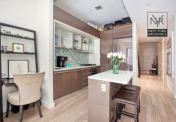4th image of 75 Wall St APT 21E