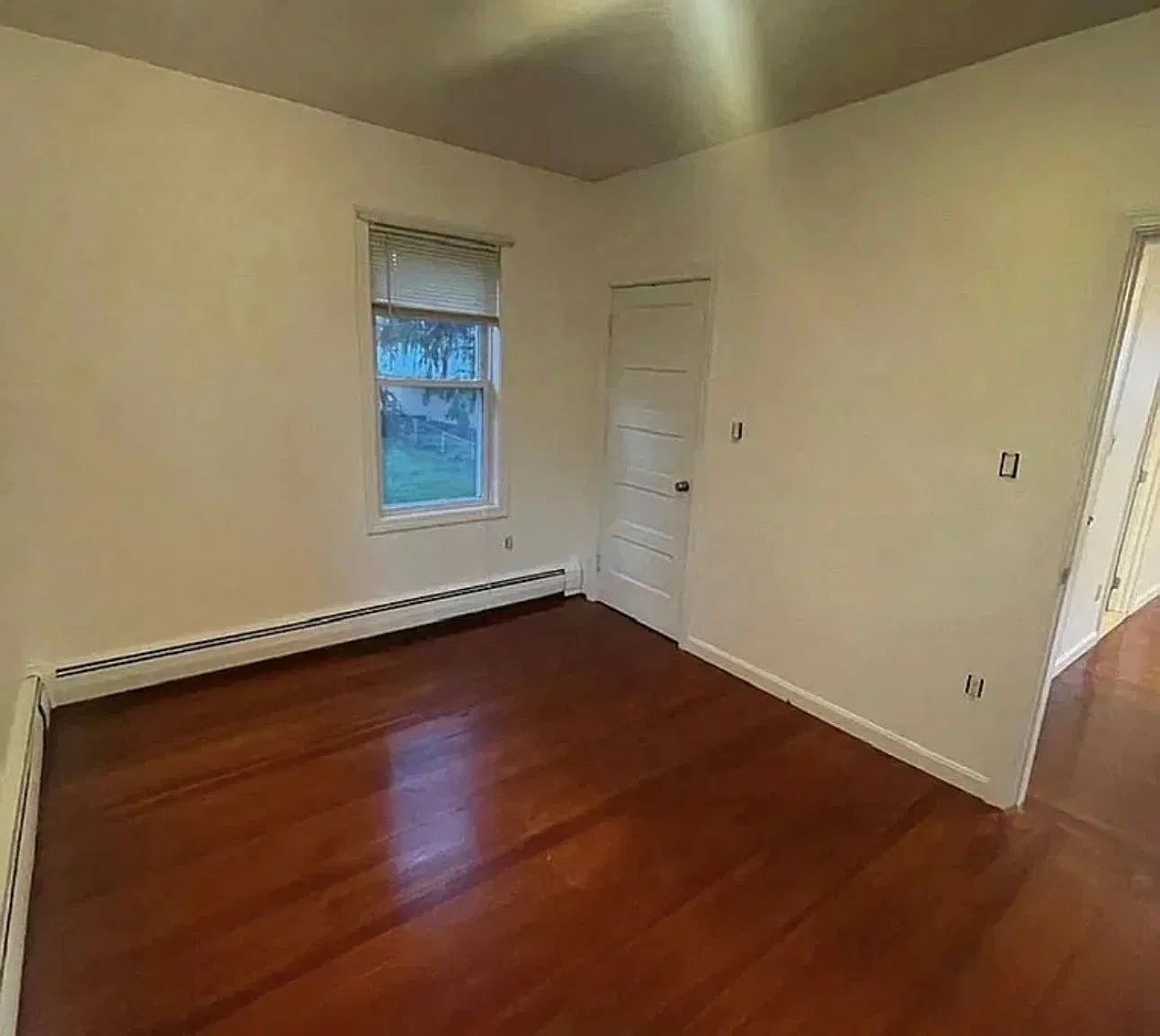 2 bed, 900 sqft, $2,300 — Photo 3
