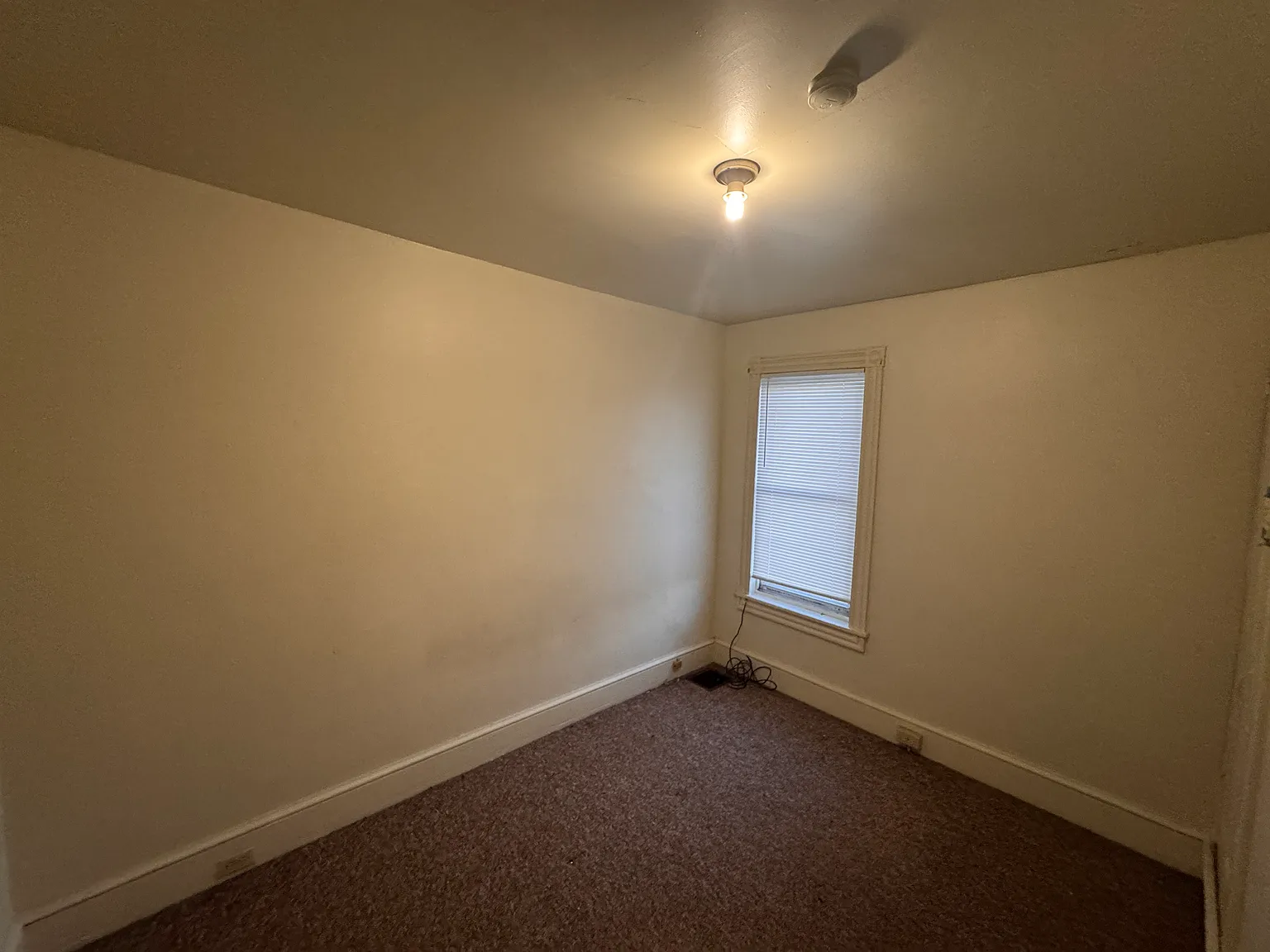 438 Linden St — Photo 3