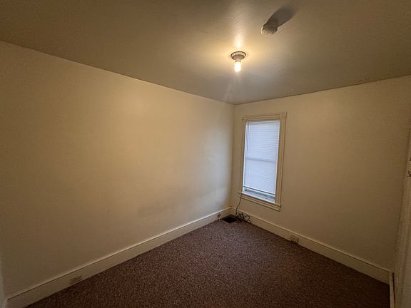 3rd image of 438 Linden St