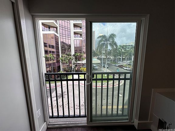 4th image of 803 Waimanu St #205