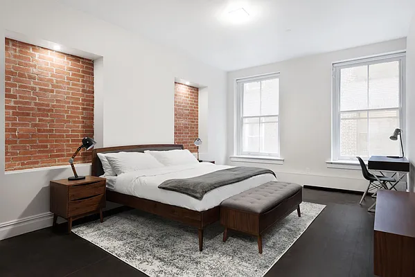 Rented by Compass | media 52