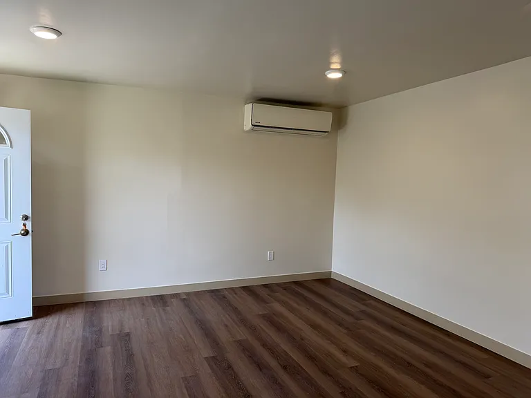 436 Roosevelt Ave — Photo 3