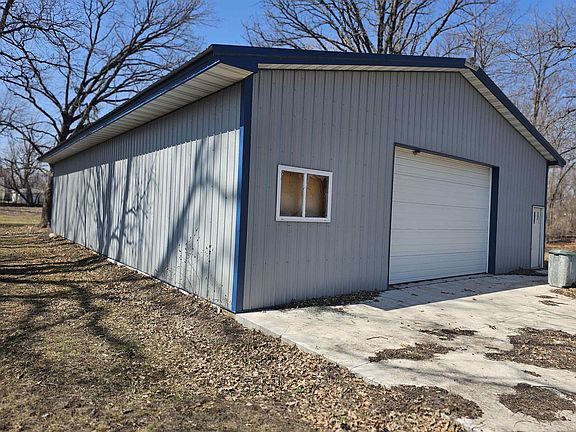 2nd image of 920 Grand Blvd