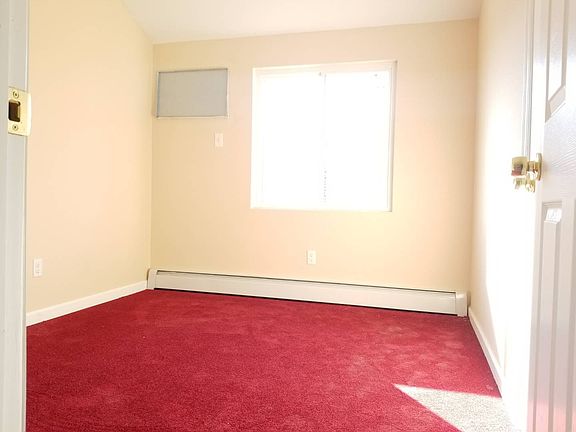 5th image of 14588 180th St Unit 2