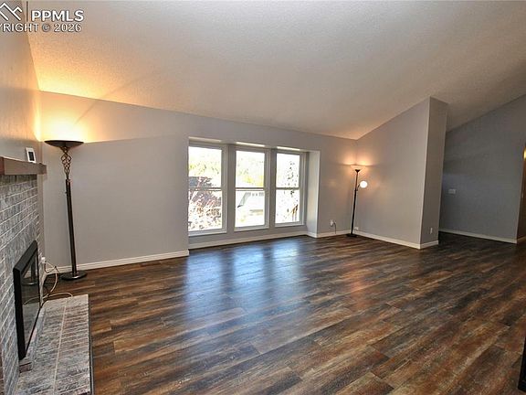 5th image of 725 Grey Eagle Cir N