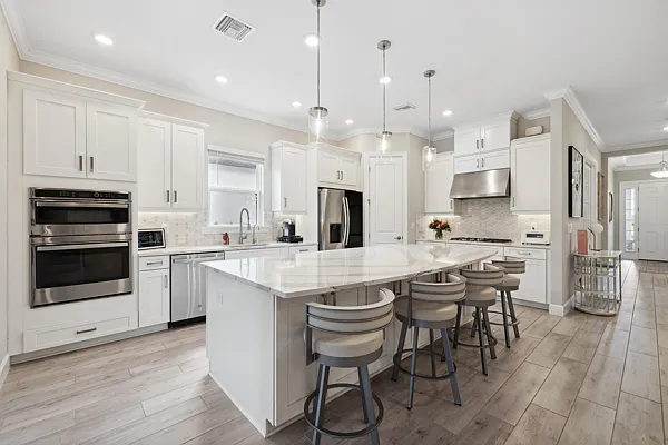 17405 Caravita Ln — Photo 11