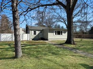 90 Revilo Ave, Shirley, NY 11967