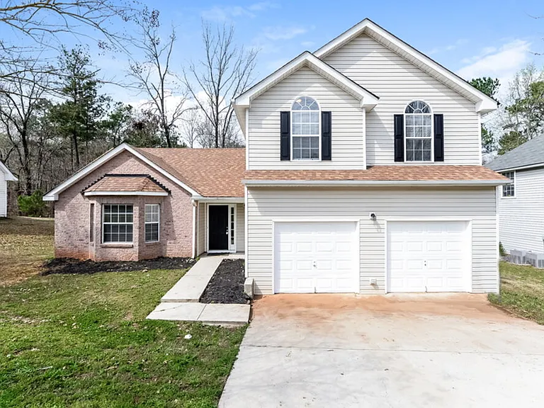 401 Kendall Ln — Photo 1