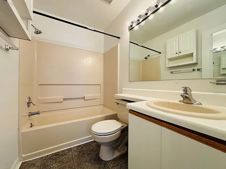 402B Berryfield Ln — Photo 15