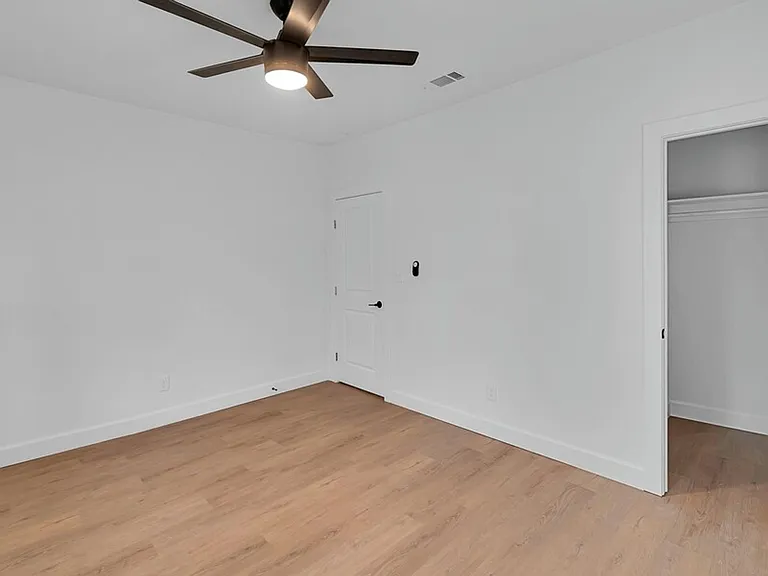 1602 Mitchell Ave — Photo 25