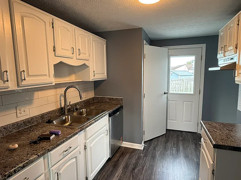 2290 Turquoise Dr — Photo 2