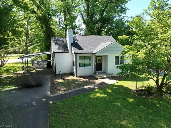 1120 Manning St, Eden, NC 27288