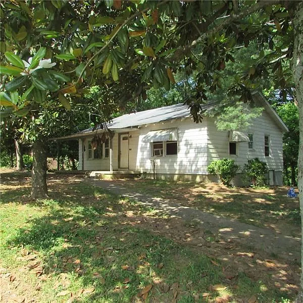 150 E Killian St photo 1