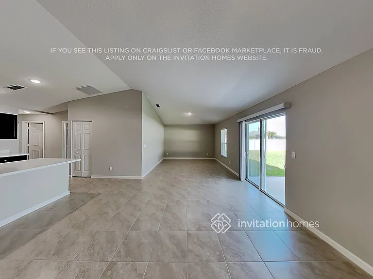 373 NW Avens St — Photo 6