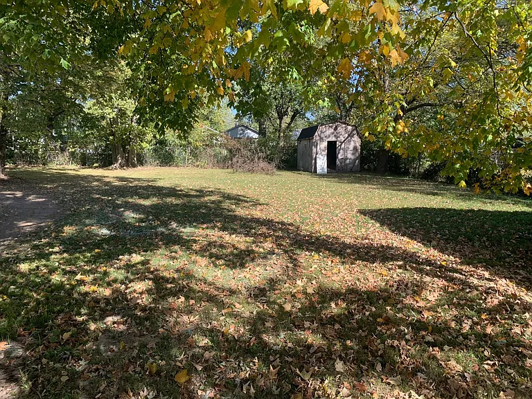 208 Stone St — Photo 3