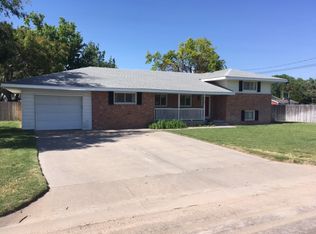 208 W 1st St, Hugoton, KS 67951