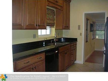 5th image of 1730 SW 23rd Ter