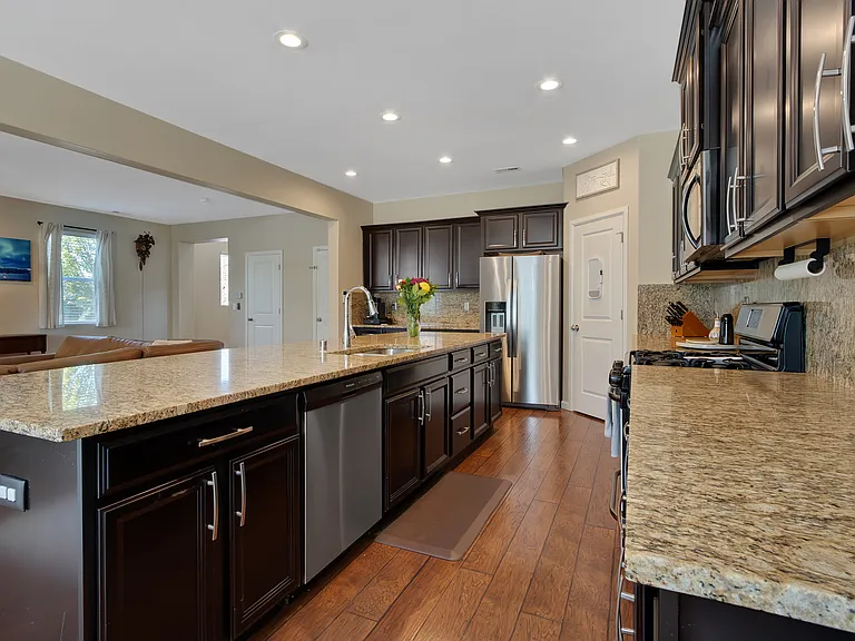 8905 Corona St NE — Photo 8