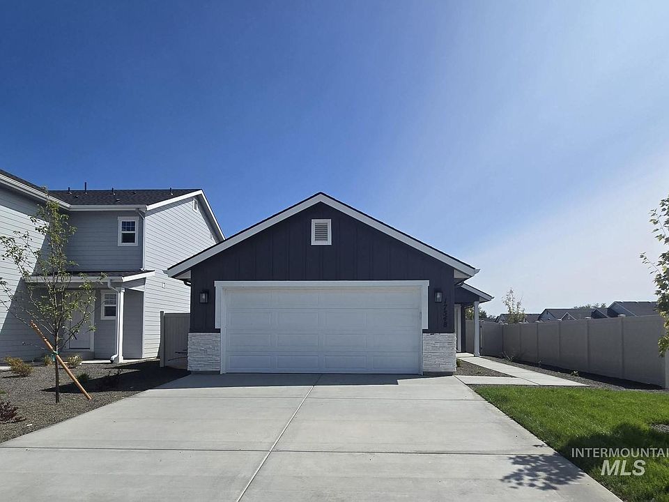 1st image of 17548 Moon Ridge Pl